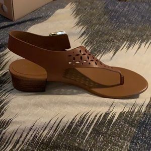 NWB NWT Micheal Kors Tan  Sandals size 9 Leather